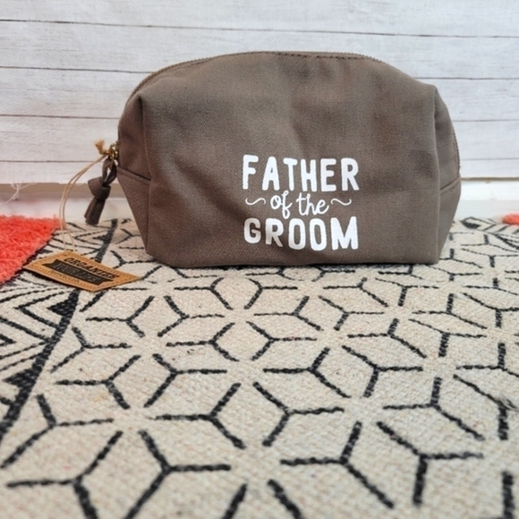 CARRY ALL "FATHER OF THE GROOM" TRAVEL BATHROOM TOTE BAG - Picture 1 of 10